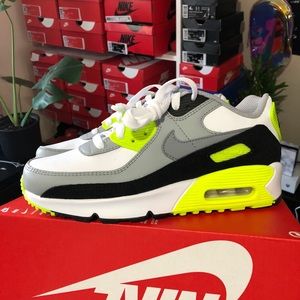 Nike Air Max 90 Volt